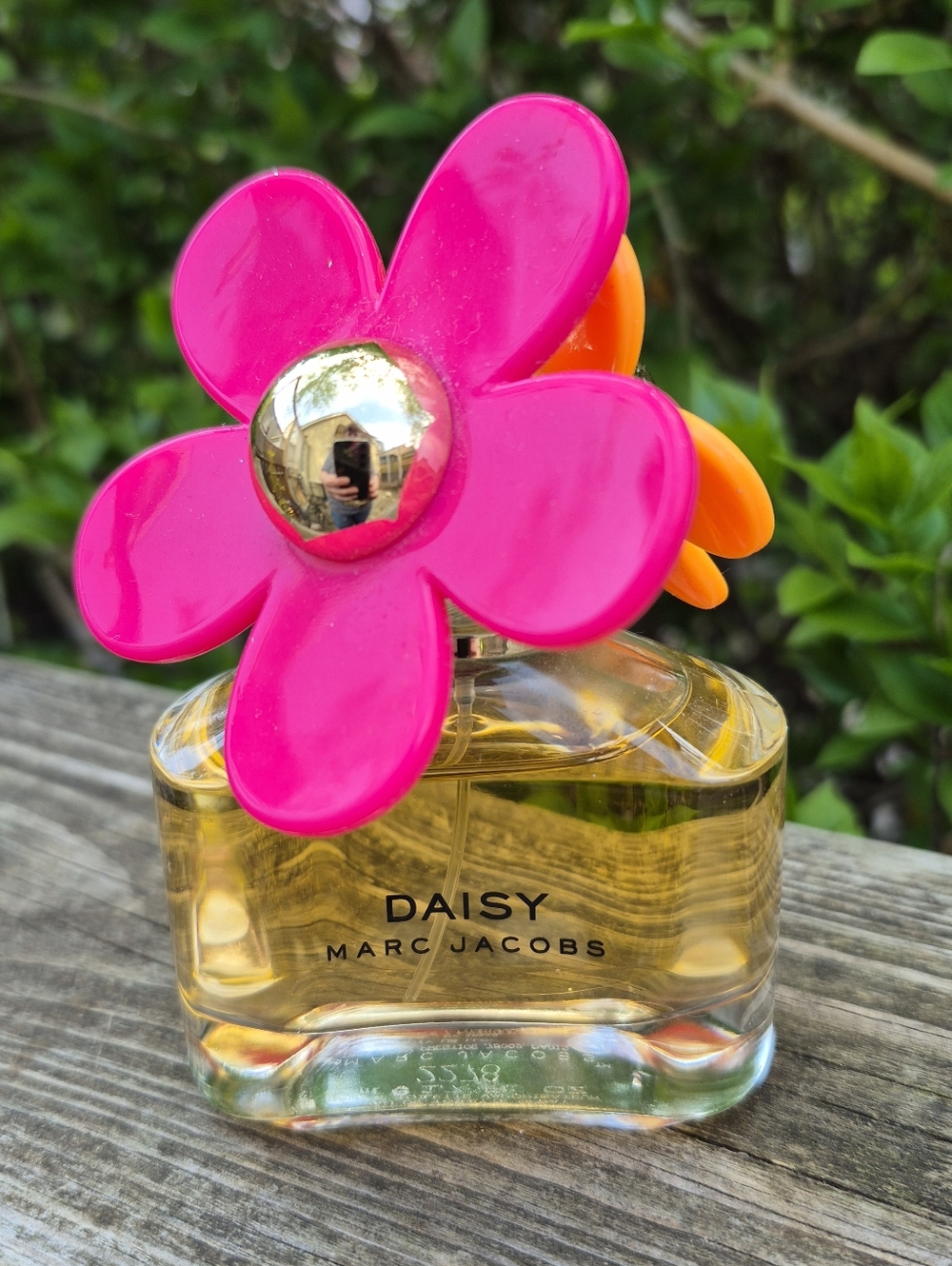 Marc Jacobs Daisy Eau de Parfum – Bright Pink & Orange Flower Cap